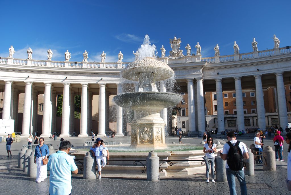 Saint Peter's Square, Vatican City Piazza San Pietro, Cittá del Vaticano